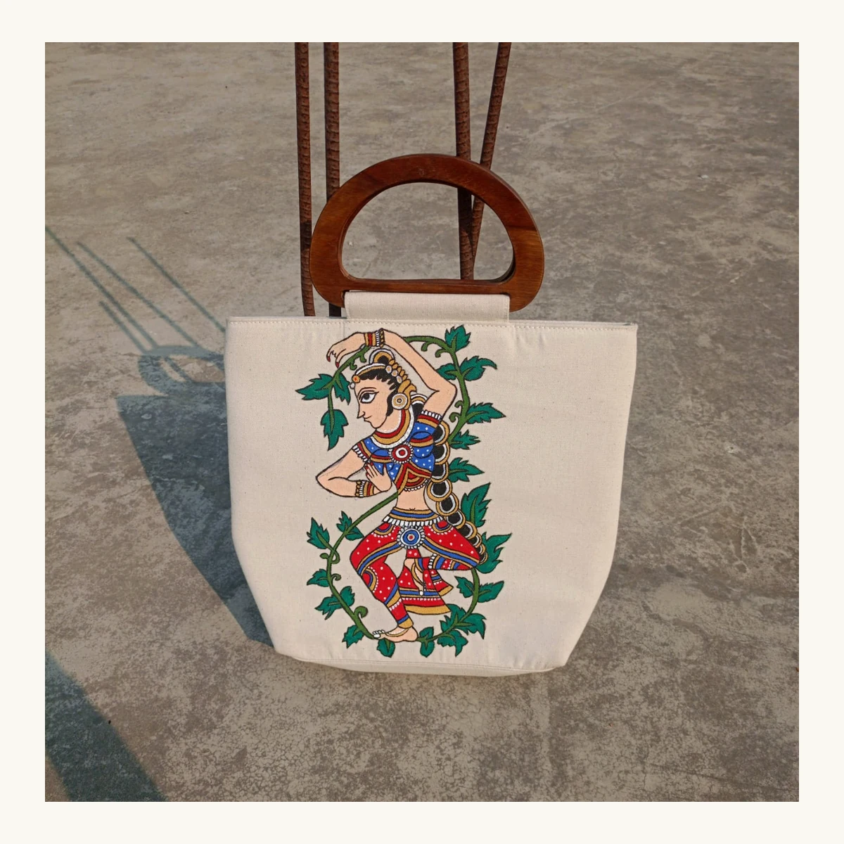 Kalamkari Dancing Queen Long Wooden Handle Bag